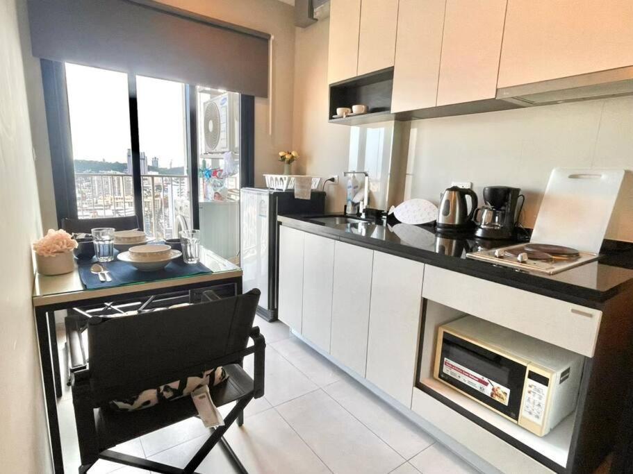 Base Central Pattaya Long Balcony King-Bed With Infinity Pool & Free Netflix! Extérieur photo