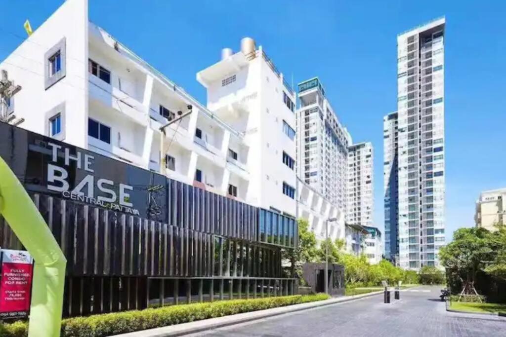 Base Central Pattaya Long Balcony King-Bed With Infinity Pool & Free Netflix! Extérieur photo