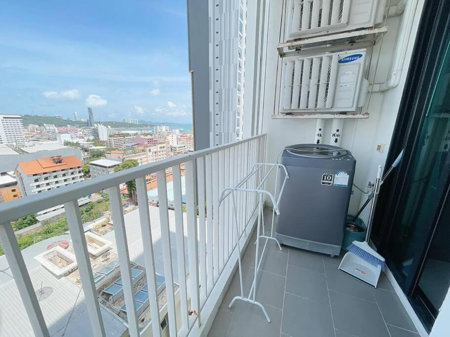 Base Central Pattaya Long Balcony King-Bed With Infinity Pool & Free Netflix! Extérieur photo