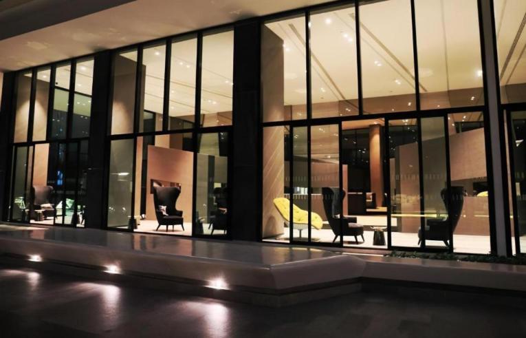 Base Central Pattaya Long Balcony King-Bed With Infinity Pool & Free Netflix! Extérieur photo