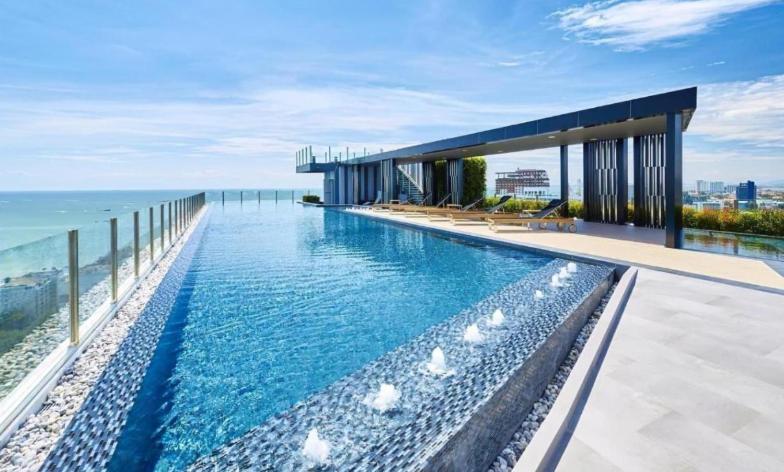 Base Central Pattaya Long Balcony King-Bed With Infinity Pool & Free Netflix! Extérieur photo
