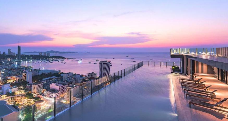 Base Central Pattaya Long Balcony King-Bed With Infinity Pool & Free Netflix! Extérieur photo