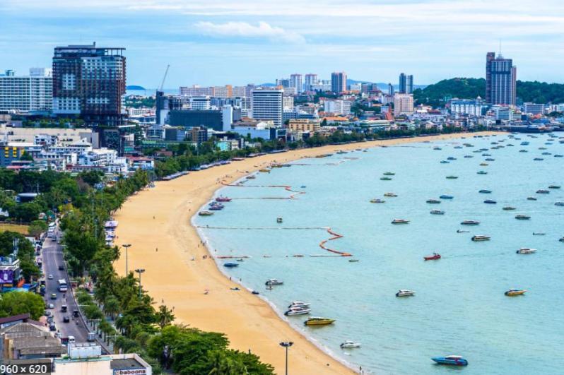 Base Central Pattaya Long Balcony King-Bed With Infinity Pool & Free Netflix! Extérieur photo