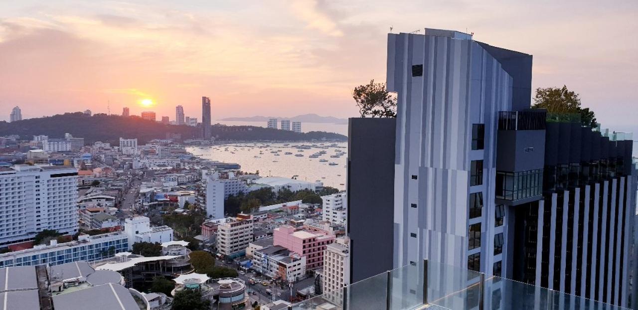 Base Central Pattaya Long Balcony King-Bed With Infinity Pool & Free Netflix! Extérieur photo