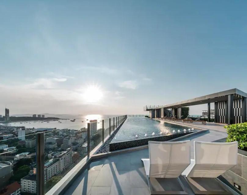 Base Central Pattaya Long Balcony King-Bed With Infinity Pool & Free Netflix! Extérieur photo