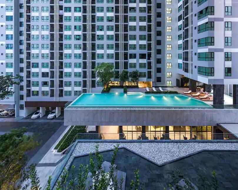 Base Central Pattaya Long Balcony King-Bed With Infinity Pool & Free Netflix! Extérieur photo