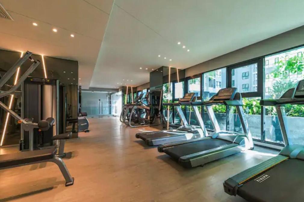 Base Central Pattaya Long Balcony King-Bed With Infinity Pool & Free Netflix! Extérieur photo